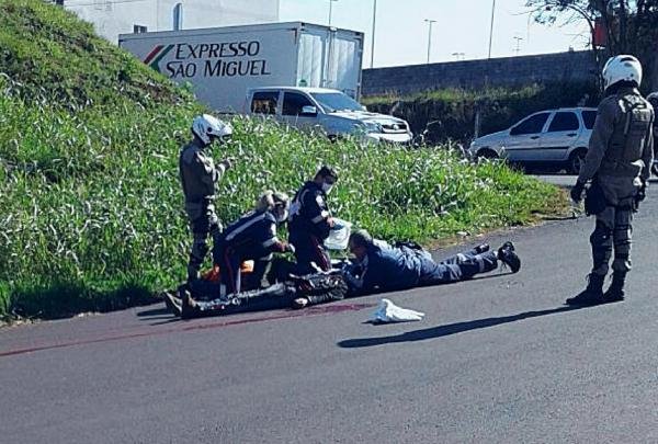 Homem que foi baleado pela polícia morreu no HRO