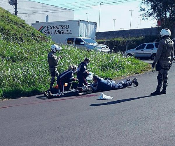 Homem que foi baleado pela polícia morreu no HRO