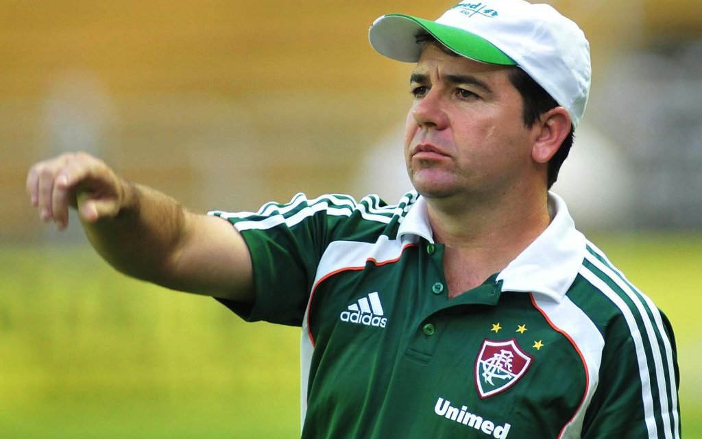 Enderson Moreira é o mais cotado para assumir como técnico da Chapecoense