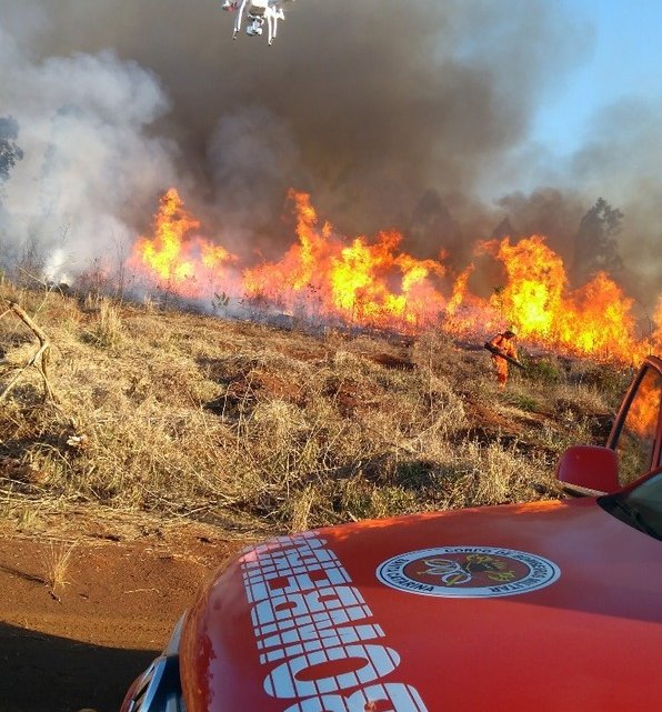 Drone auxilia bombeiros em combate a incêndio em Chapecó