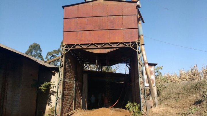 Silo é consumido por fogo em Pinhalzinho