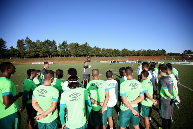 Após tropeços, Chapecoense mira vitória contra o Fluminense para “retomar o caminho”