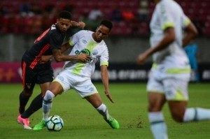 Chapecoense é goleada e se aproxima do Z4