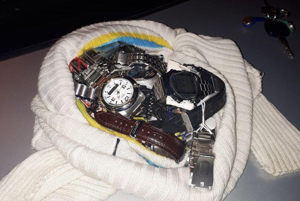 Polícia de Chapecó recupera relógios furtados da Relojoaria São Miguel
