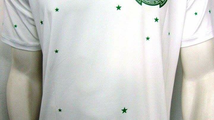 Chapecoense lança uniforme inédito para o jogo histórico contra o Barcelona