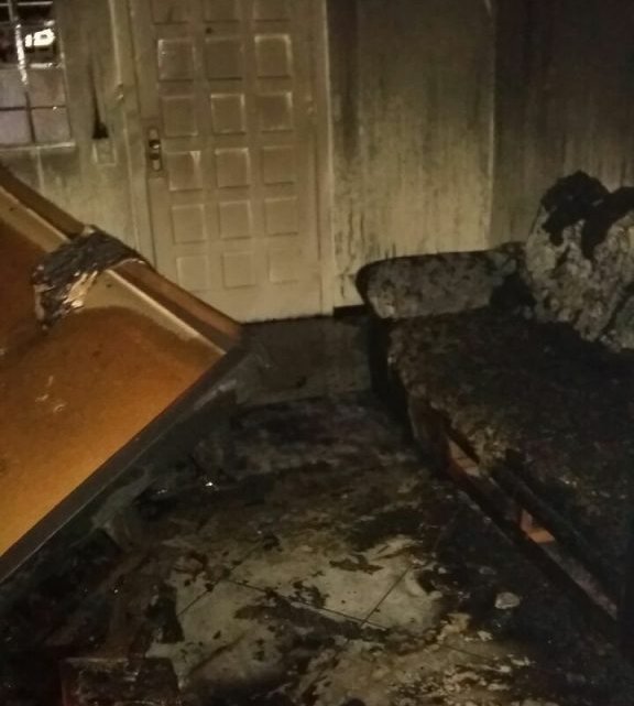 Incêndio destrói parte de casa em Chapecó