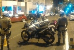 Nove motoristas perdem a CNH na noite de sexta-feira em Chapecó
