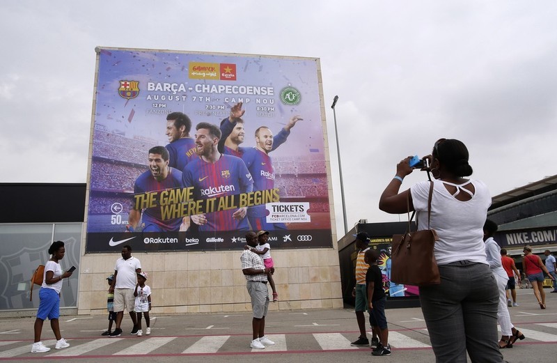 Com Neymar, Barça promove jogo contra a Chape e vende ingressos a partir de R$ 107