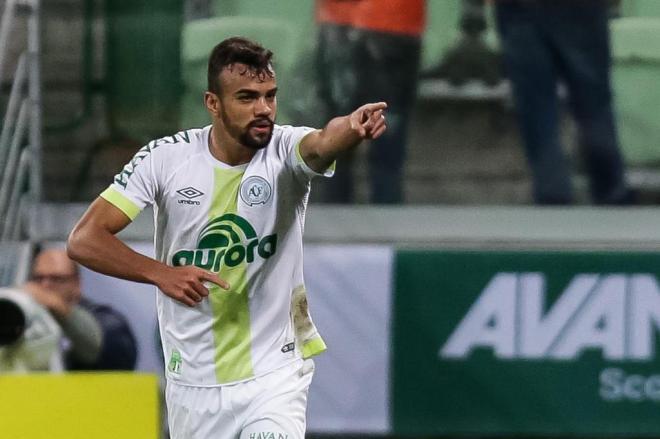 Chapecoense surpreende e vence Palmeiras em São Paulo