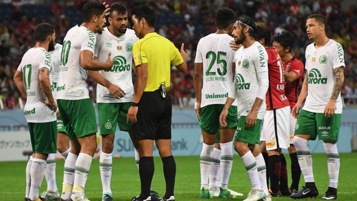 Derrotas, cansaço e corda no pescoço: Chapecoense volta pressionada, e Z-4 é realidade