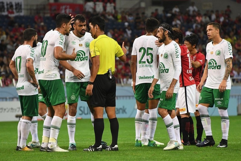 Derrotas, cansaço e corda no pescoço: Chapecoense volta pressionada, e Z-4 é realidade