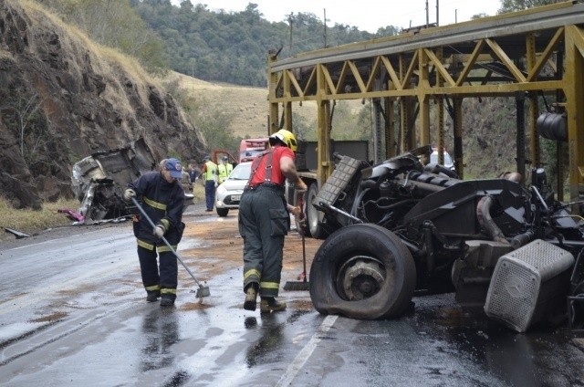 Após quatro horas e meia, trânsito na BR 282 é liberado