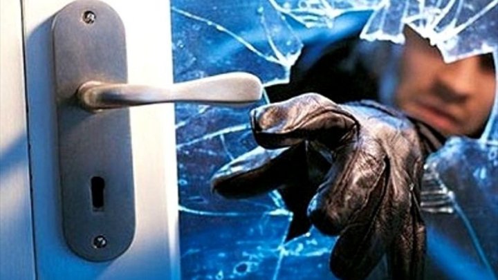 CHAPECÓ – Família tem casa invadida por assaltantes no Presidente Médici