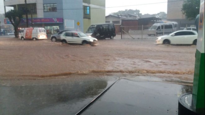 Chuva de granizo e alagamentos são registrados em Xanxerê