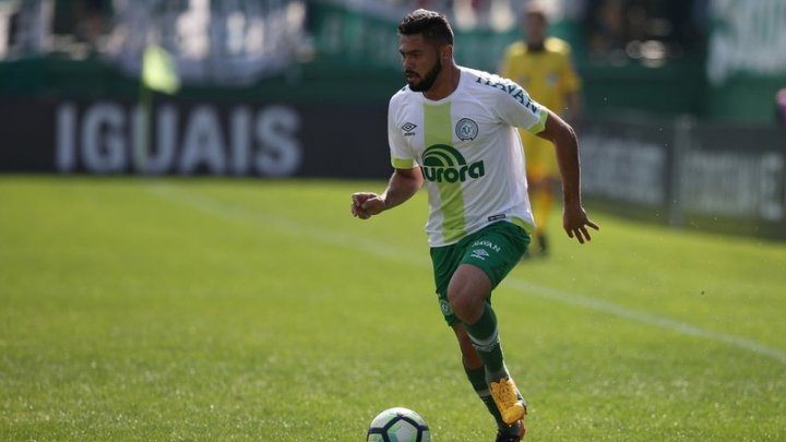 Vila Nova contrata Lourency, atacante da Chapecoense, por empréstimo