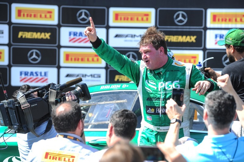 LONDRINA – Carro da Chape vence na Mercedes-Benz Challenge