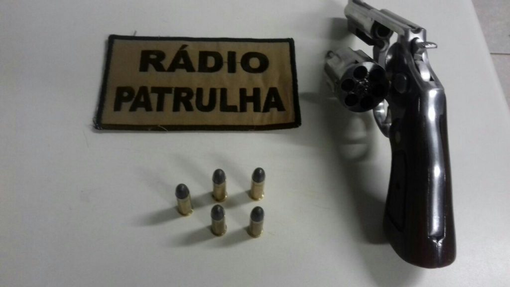 Homem é detido portando arma de fogo em festa na linha Cabeceira da Barragem