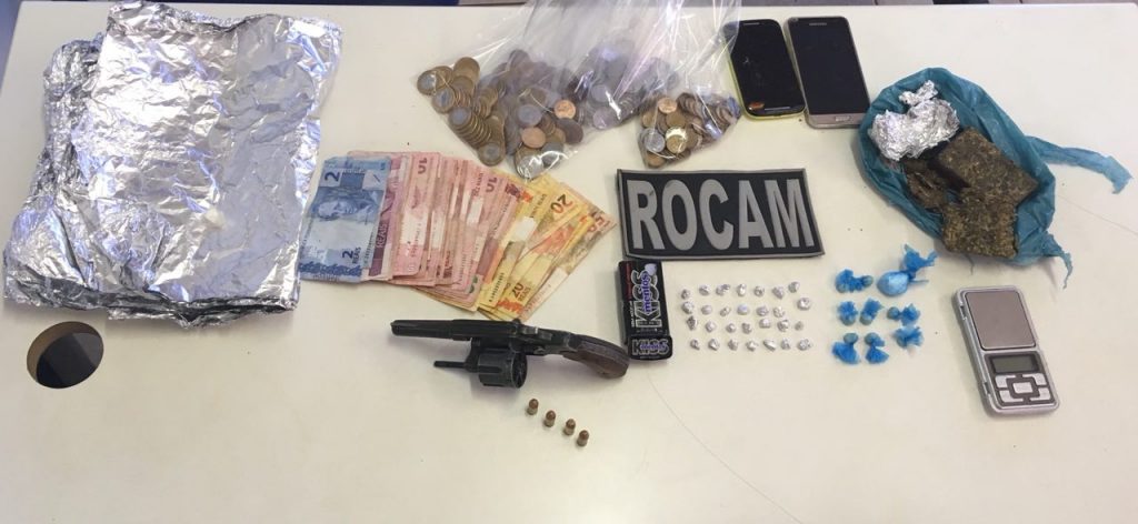 ROCAM prende suspeitos com drogas e armas no Seminário