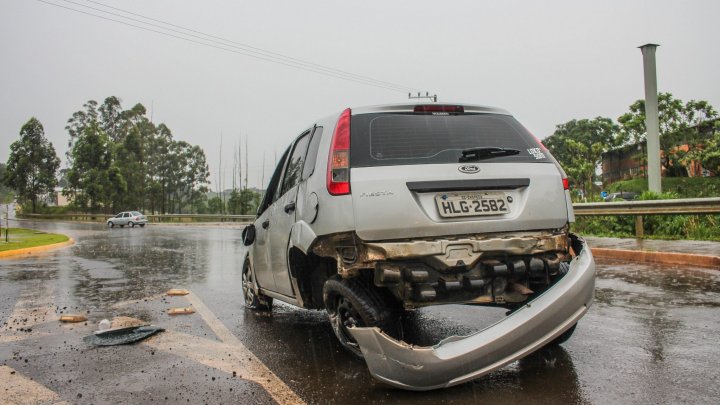 SAÍDA DE PISTA É REGISTRADA NO BAIRRO EFAPI