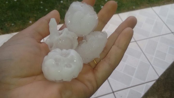 TEMPORAL COM GRANIZO DEIXA MILHARES SEM ENERGIA ELÉTRICA E CAUSA ESTRAGOS EM CHAPECÓ