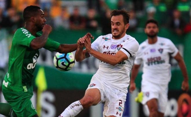 Chapecoense vence o Fluminense e abre cinco pontos do Z-4