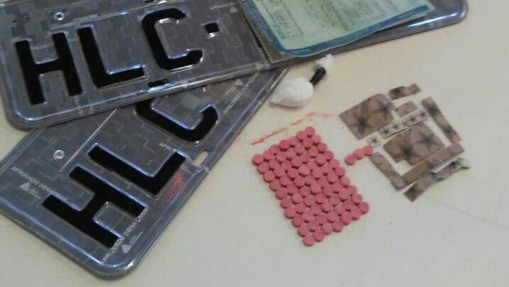 Mãe encontra drogas no quarto da filha e chama a polícia no Eldorado