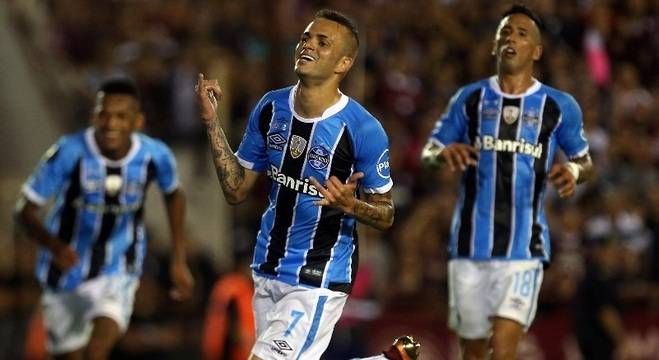 Grêmio vence de novo e conquista tricampeonato da Libertadores