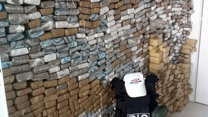 Ação conjunta PRF, Polícia Civil e Militar Rodoviária apreende cerca de 589 kg de maconha em São Lourenço do Oeste