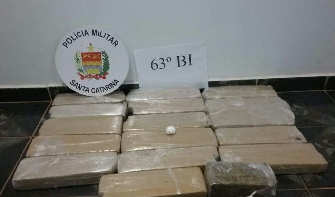 Polícia apreende 19 kg de maconha em Campo Erê