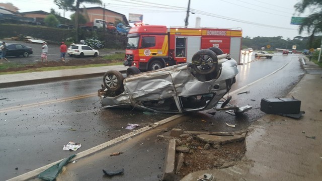 Quatro pessoas morrem em acidentes nas rodovias de SC em menos de 12 horas