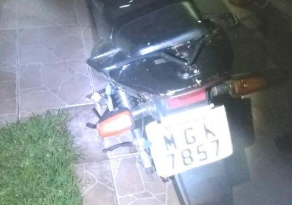 PRISÃO DE HOMEM COM MOTOCICLETA FURTADA NO BELA VISTA