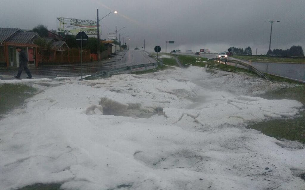 Vídeo e imagens impressionantes – Chuva de granizo atinge Lages