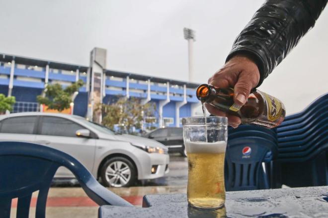 Deputados aprovam venda de cervejas nos estádios de SC