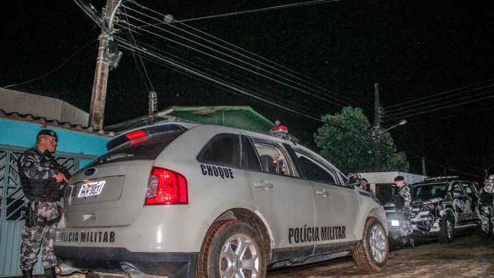 Choque da PM realiza operação em diversos locais de Chapecó