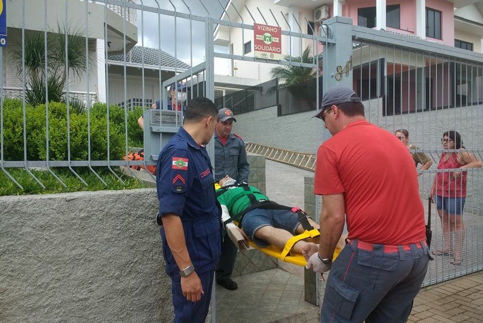 Homem fica ferido após cair de escada em Xanxerê