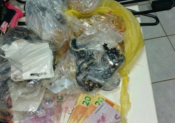 Ex detentos são presos após efetuarem roubo a loja no centro de Chapecó