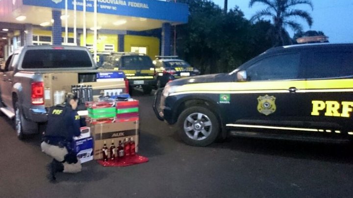 Pela segunda vez: Casal é flagrado transportando mercadorias paraguaias em Maravilha