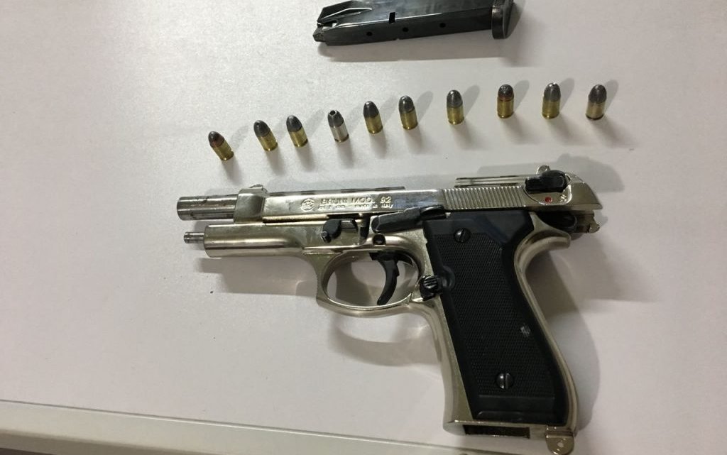 Pistola é apreendida com homem em Xaxim