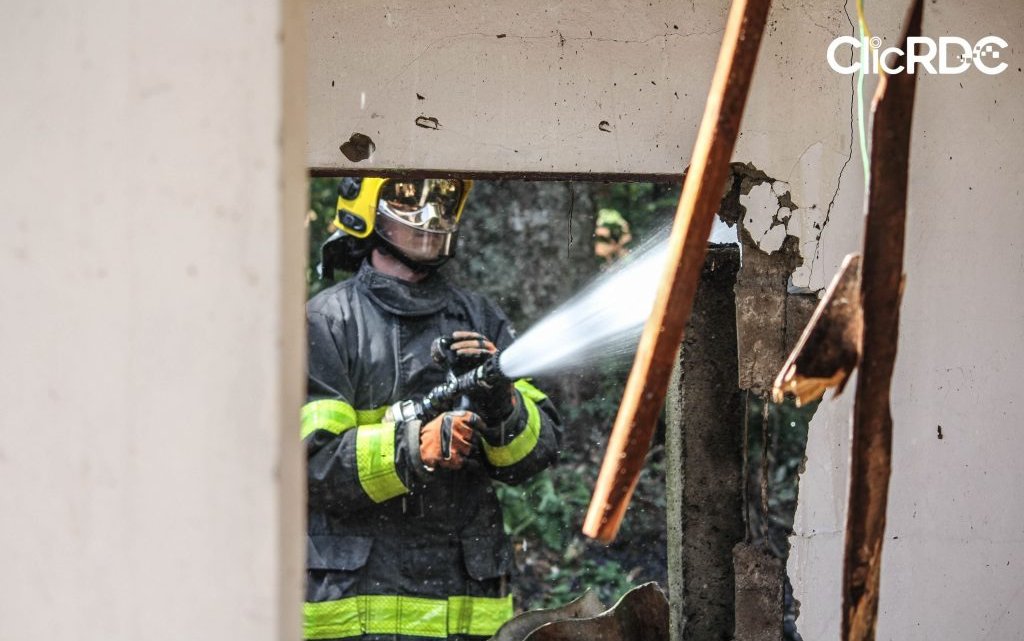 Princípio de incêndio em residência mobiliza Bombeiros de Chapecó