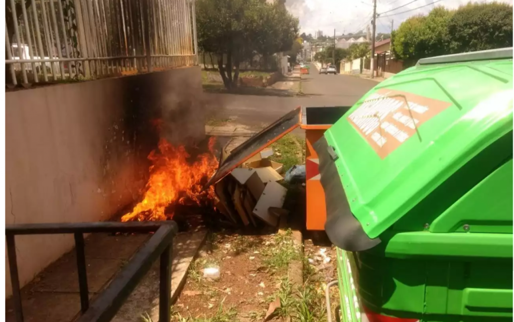 CHAPECÓ – Fogo em colchão e guarda roupa no bairro São Cristóvão