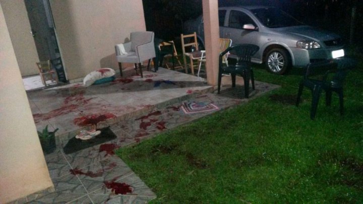 UMA PESSOA MORRE E OUTRAS QUATRO FICAM FERIDAS POR DISPAROS DE ARMA DE FOGO EM PINHALZINHO