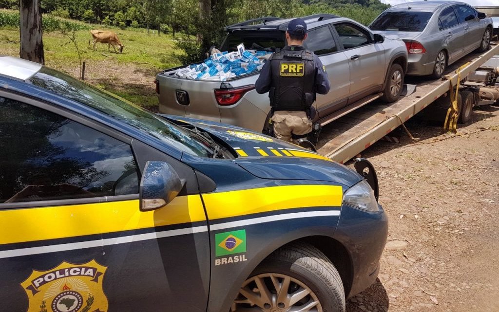 PRF apreende 20 mil maços de cigarros paraguaios e prende dois homens em Palmitos