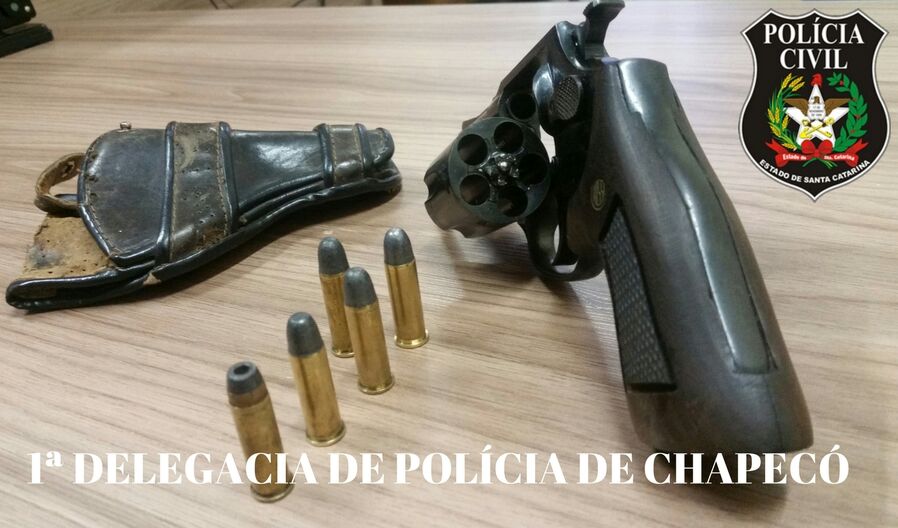 Polícia civil apreende arma de fogo