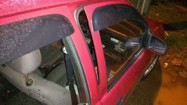 Dois homens são presos após furtarem objetos de veículo no Santa Maria