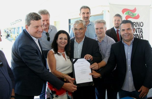 Governador Eduardo Pinho Moreira lança edital para construção do novo terminal de passageiros do aeroporto de Chapecó