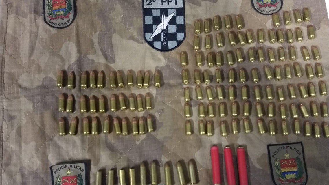 Tático prende homem com munições em Chapecó