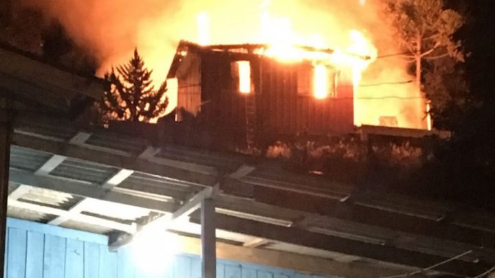 Incêndio destrói três residências no bairro Líder – Vídeos