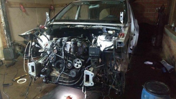 EM AVERIGUAÇÃO DE QUEIMA DE PNEUS PM ESTOURA DESMANCHE DE VEÍCULOS EM CHAPECÓ