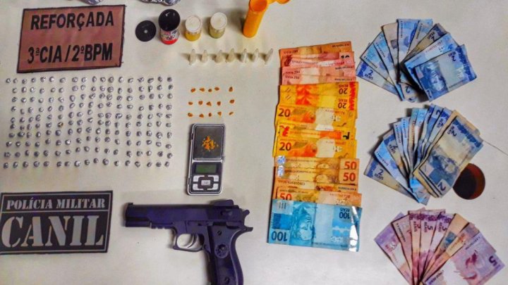 HOMEM É PRESO SUSPEITO TRÁFICO COM 188 PEDRAS CRACK NO PASSO DOS FORTES