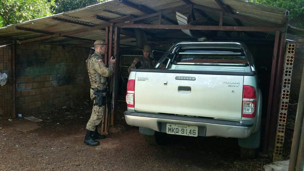 TOYOTA HILUX FURTADA NO CENTRO É RECUPERADA